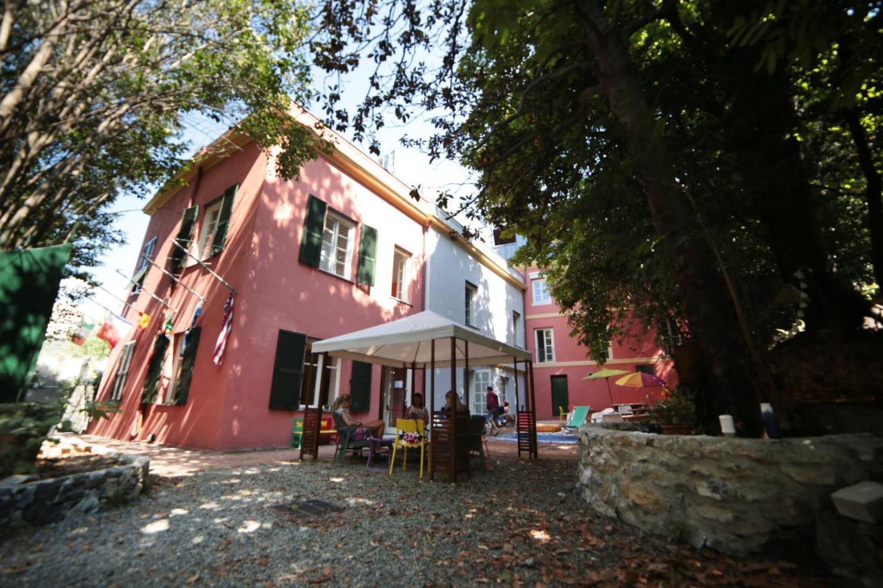 Castle Hostel Генуя Екстер'єр фото
